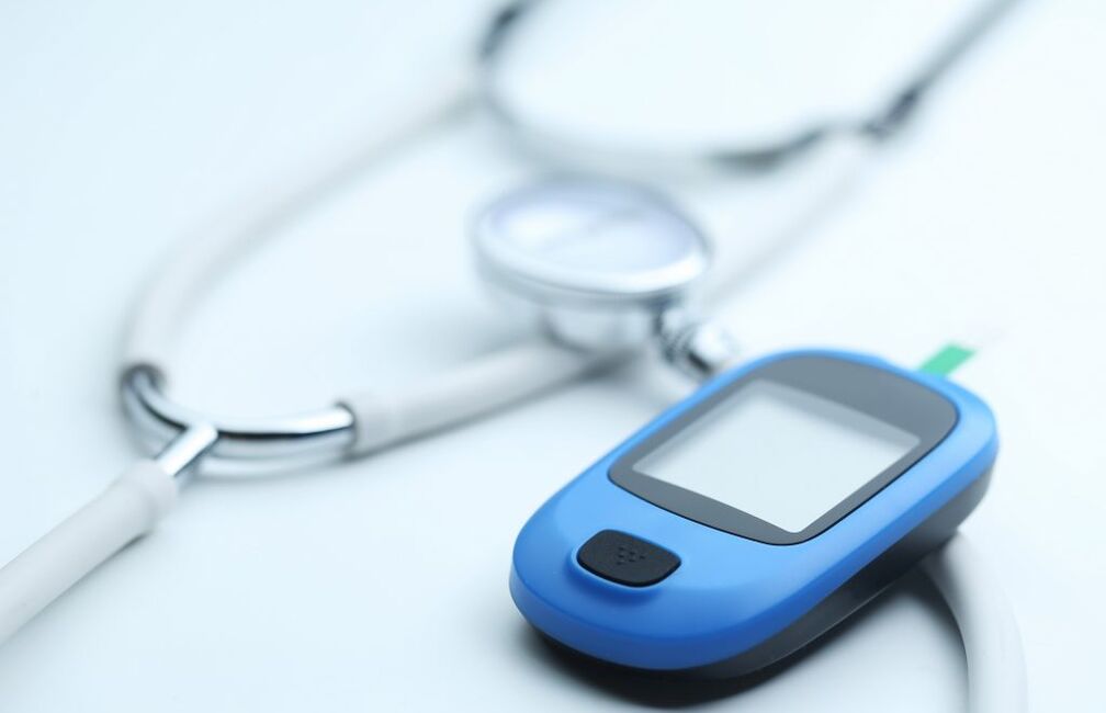 O glicômetro ajudará a determinar o nível de glicose no sangue, controlando o curso do diabetes mellitus